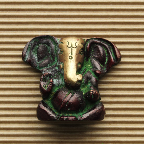 petite statue Ganesh rouge