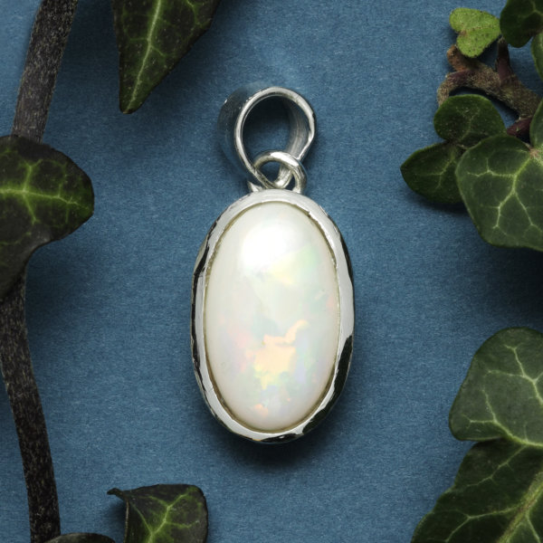 Opale en pendentif