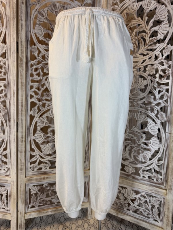 pantalon en coton léger avec élastique et deux poches blanc cassé