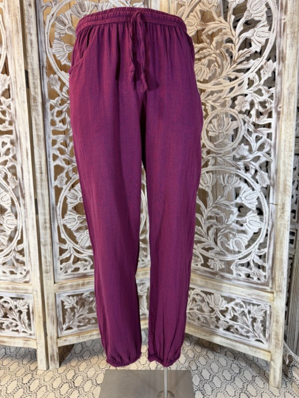 pantalon en coton léger avec élastique et deux poches cerise