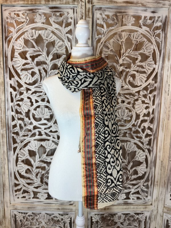foulards coton block print avec bande dorée .print 9