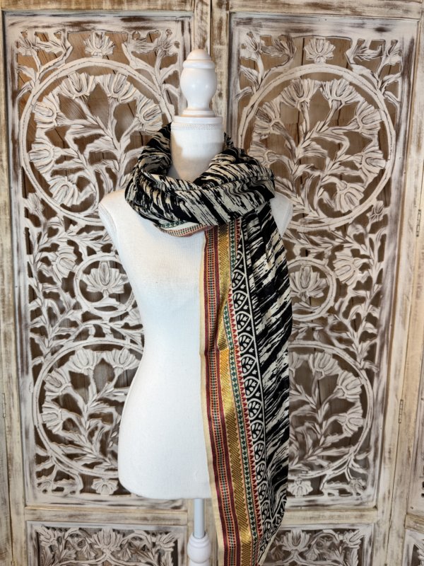 foulards en coton block print avec bande dorée .print 3