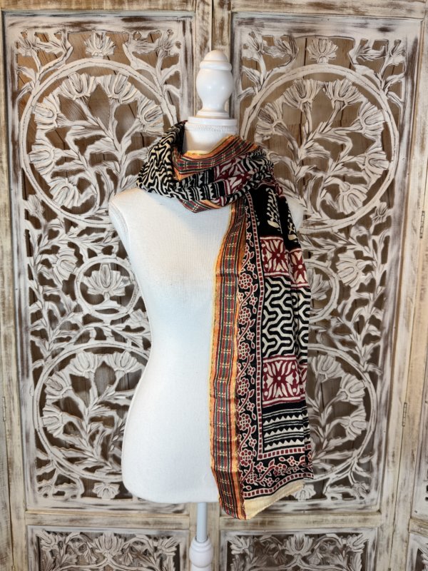 foulards en coton block print avec bande dorée .print 1