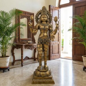 grande laxmi debout en bronze