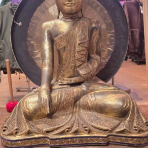 Grand bouddha thaïlandais en bois