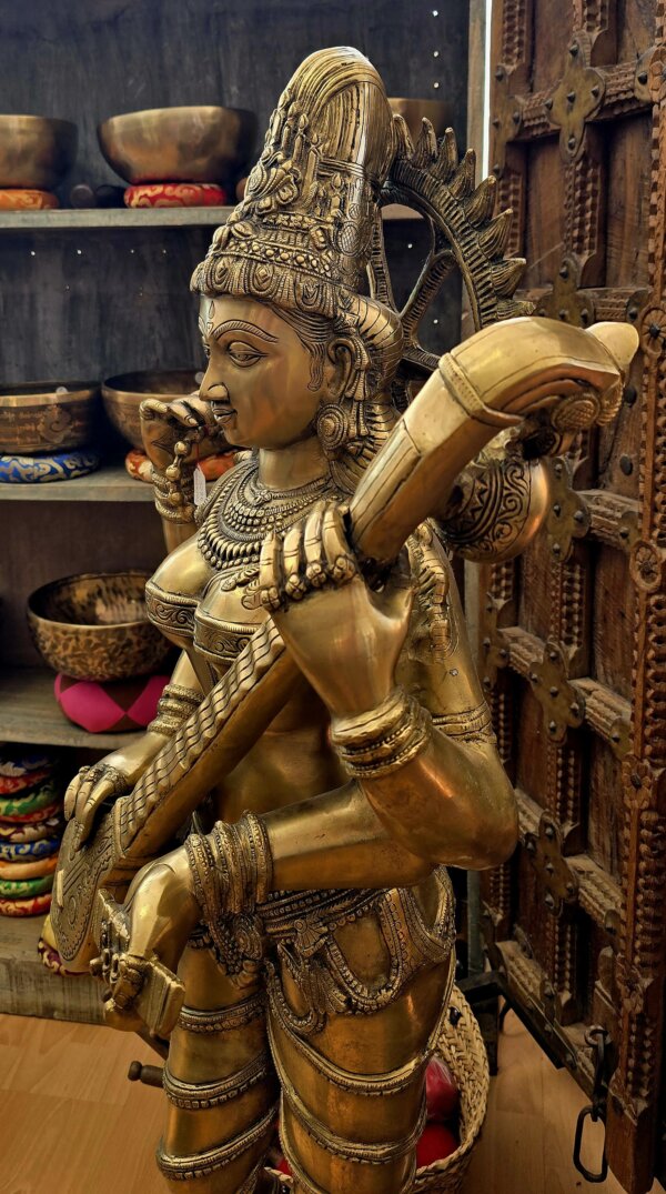 grande Sarasvati en bronze