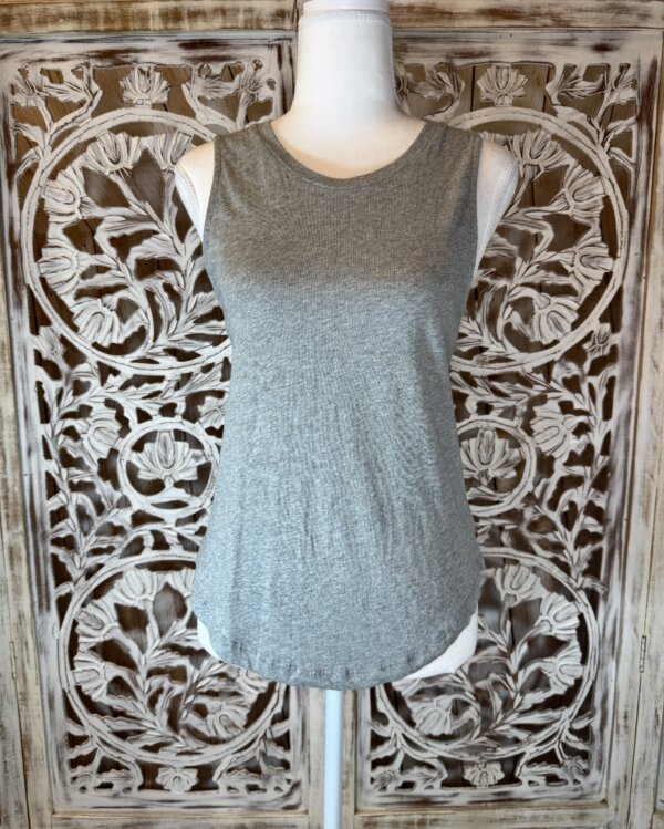 Top unis en coton organique gris
