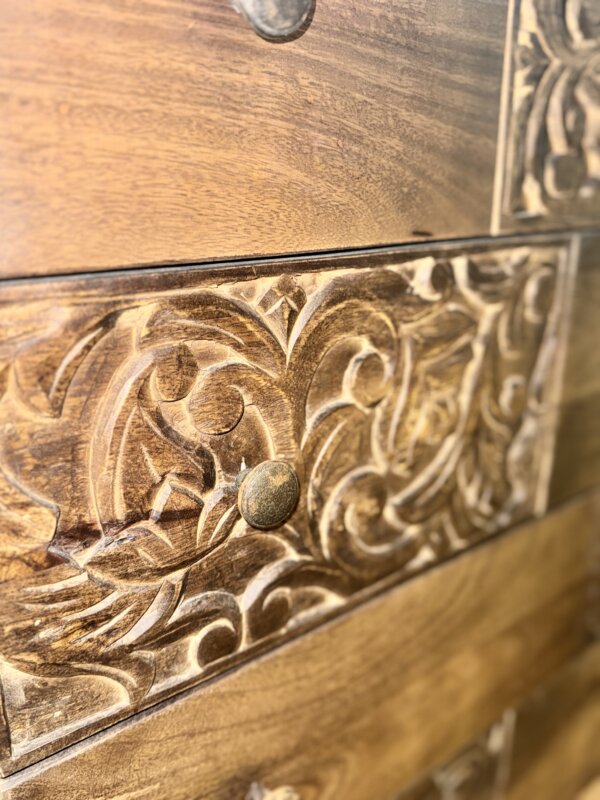 détails Commode Maharaja