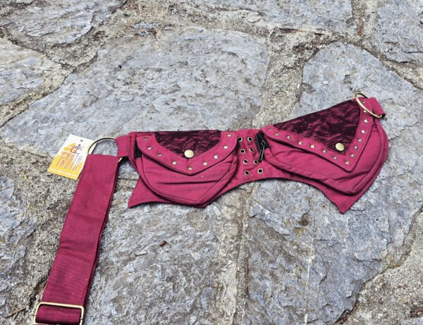 ceinture sacoche avec dentelle rouge bordeaux