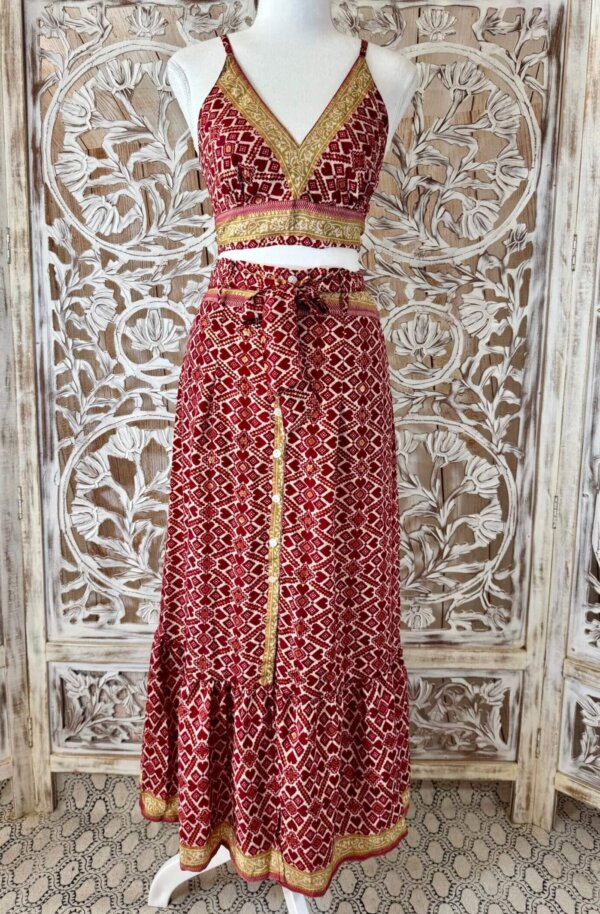 ensemble Indira jupe et top soie synthétique rouge et gold