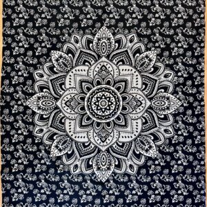 Mandala mural noir et blanc