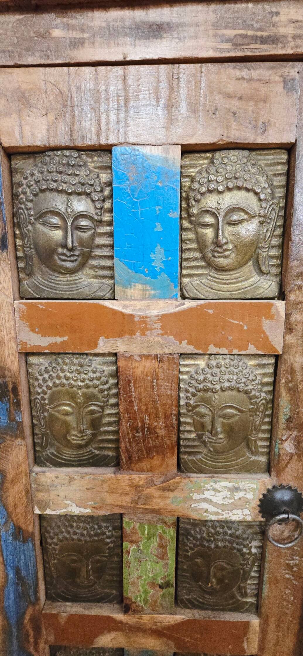 Armoire indienne avec tête de bouddha
