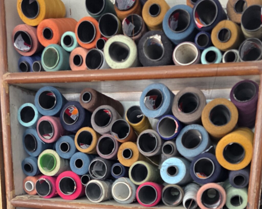 rouleaux de tissus pour confection des habits