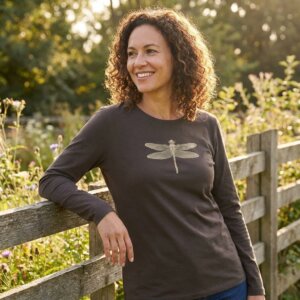 Pull en coton organique avec libellule brun